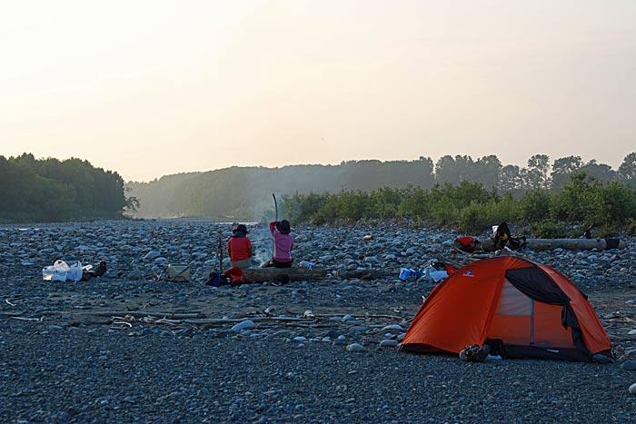 歴舟川の川原キャンプ